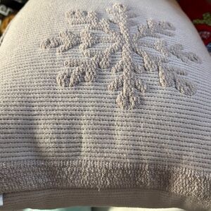 Textured Snowflake Lumbar Pillow Light Plum LIK NEW Xmas Decor Textured Carpet